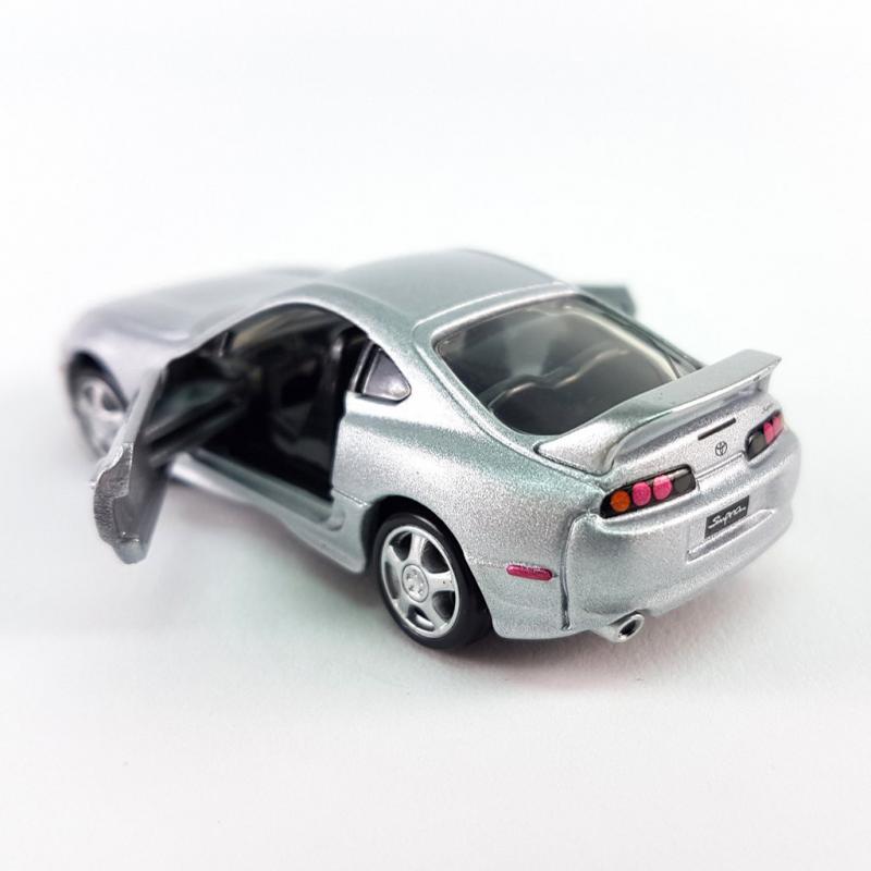 TOMICA