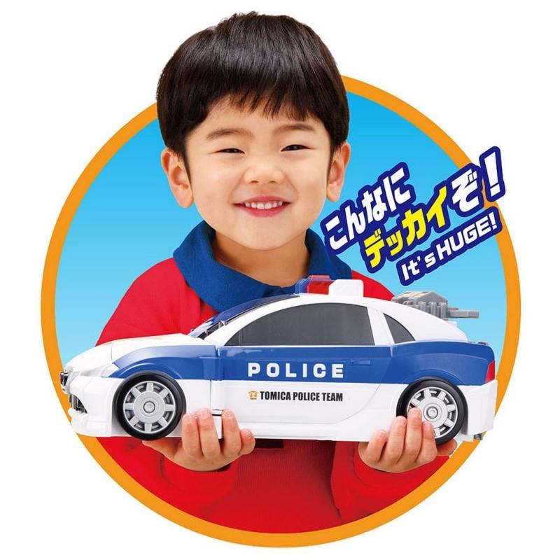 TOMICA